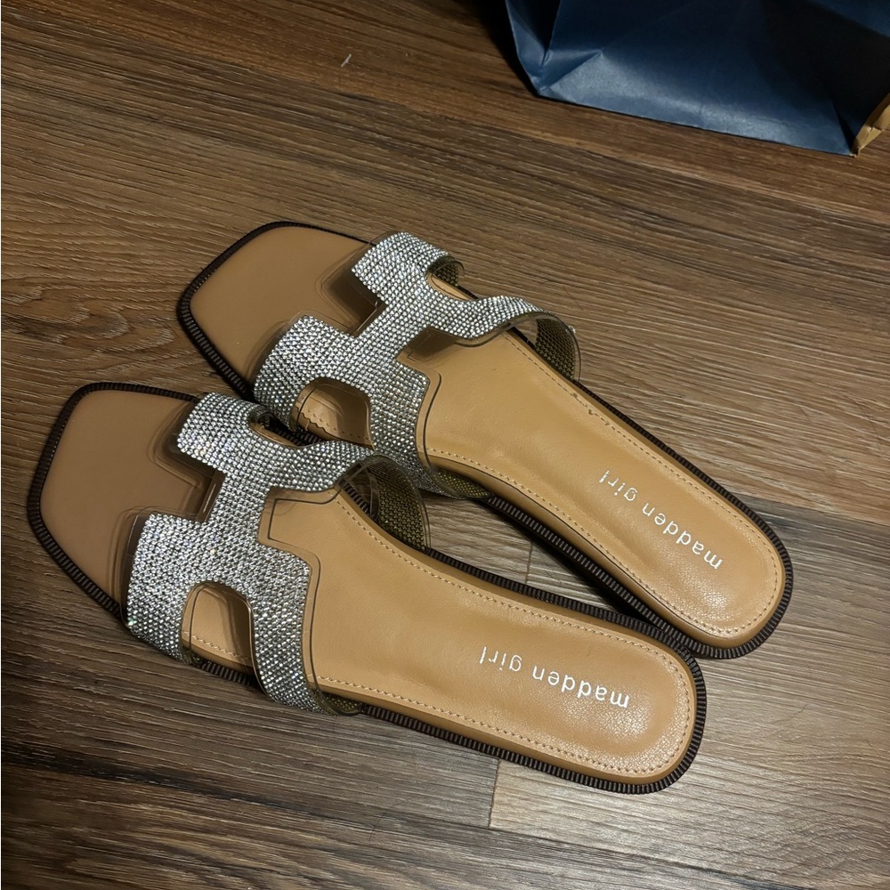 Madden Girl Hailey sandal size 9 NWB